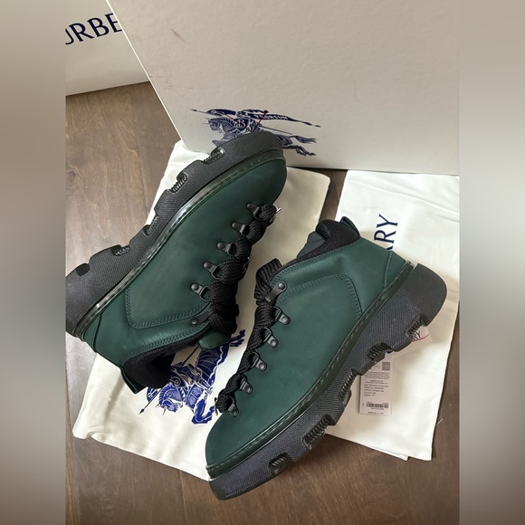 Burberry Men's Nubuck Lace Up Trek Boots - Picture 2 of 7